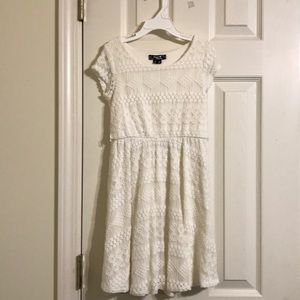 WHITE LACE KIDS DRESS